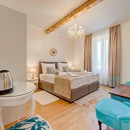 Le Monde Luxury Split